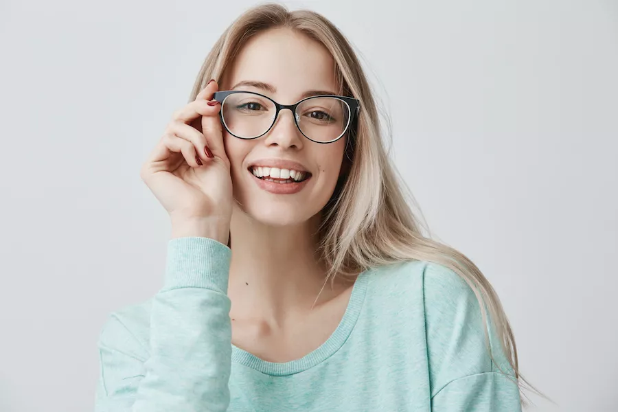 Cómo elegir los lentes de moda perfectos para realzar tu estilo único